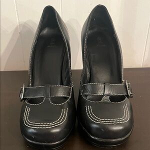Bakers Black Mary Jane Heels with White Stitching Size 8.5